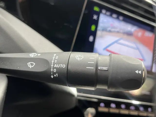 Peugeot 408 Hybrid 136 e-DCS6 GT 2024 Hybride Benzine 22