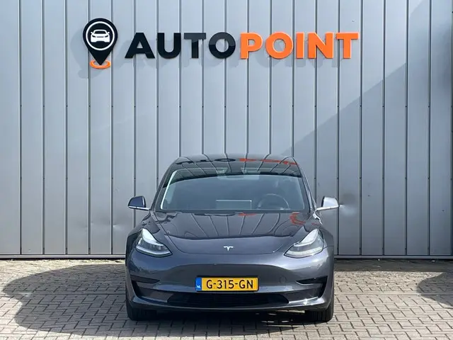 Tesla Model 3 2