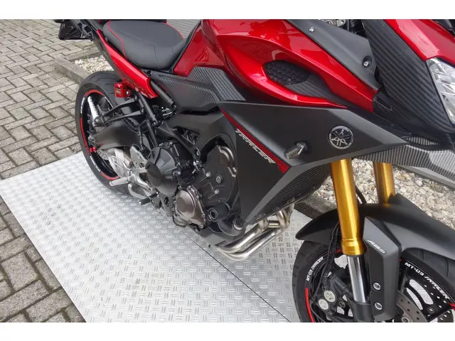 Yamaha TRACER 900 ABS 2015 Benzine 8