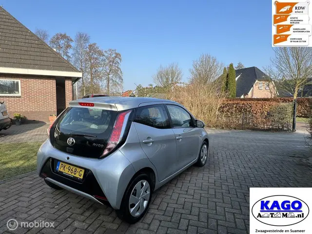 Toyota Aygo 1.0 VVT-i x-play 2015 Benzine 5