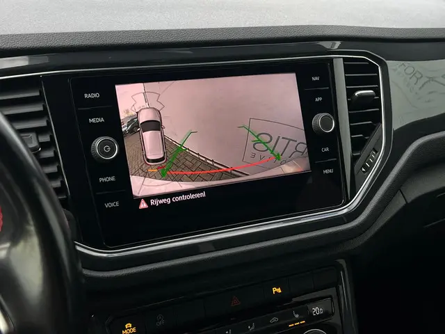 Volkswagen T-Roc 1.5 TSI Sport Business R 2019 Benzine 8