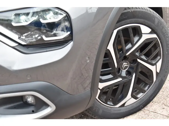 Citroën C4 Puretech 130 Shine 2022 Benzine 17