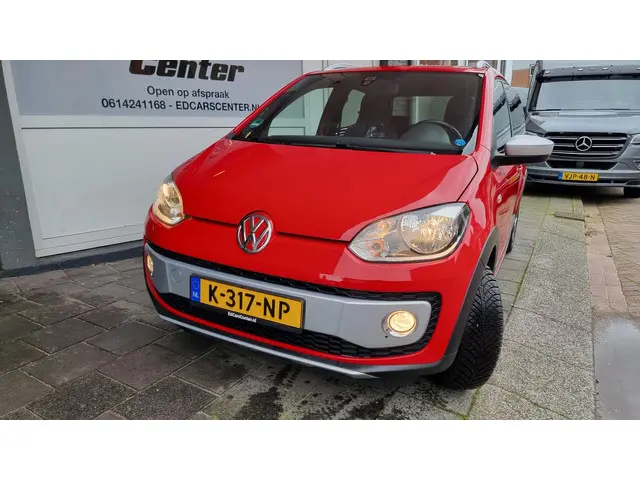 Volkswagen up! 1.0 cross up! BlueMotion 2014 Benzine 6