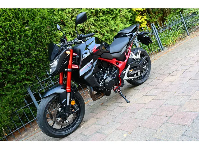 Honda CB 750 HORNET | CB 750 ABS 2024 Benzine 2