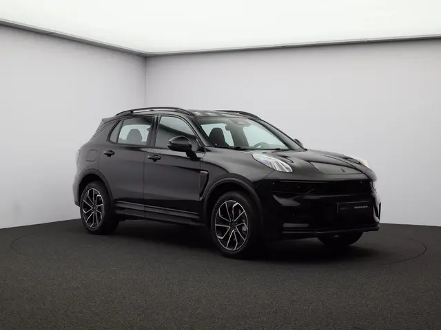 Lynk & Co 01 1.5 Core 2025 Hybride Benzine 3