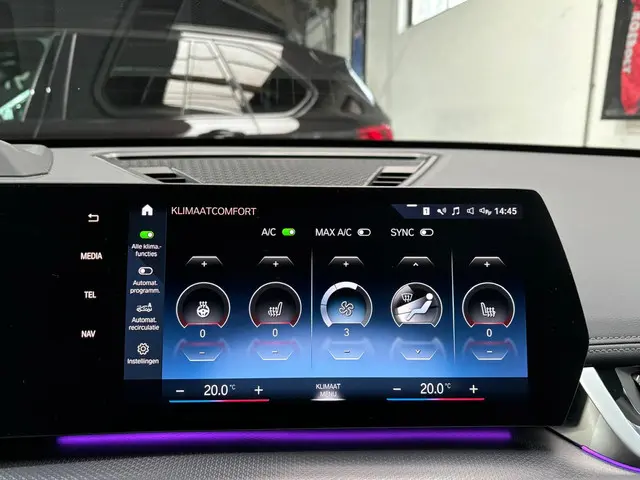 BMW X1 xDrive23i 2023 Benzine 26