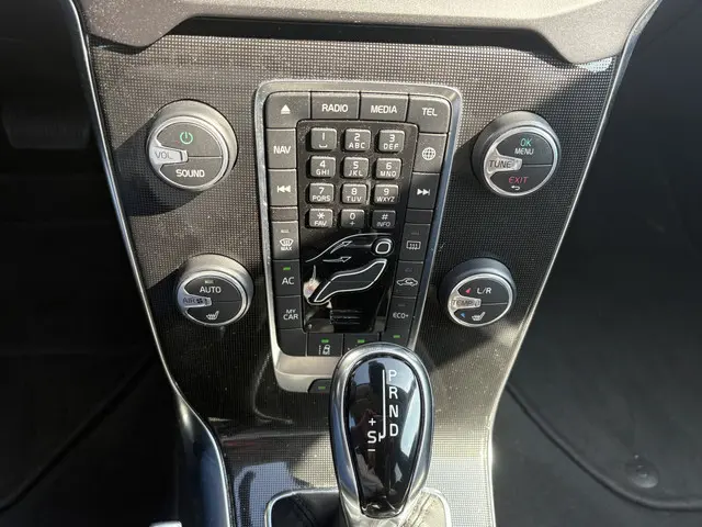 Volvo V40 Cross Country 2.0 D3 Summum 2019 Diesel 8