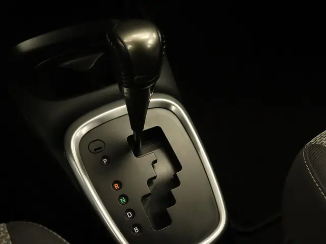 Toyota Yaris 1.5 Hybrid Aspiration 2015 Hybride Benzine 29