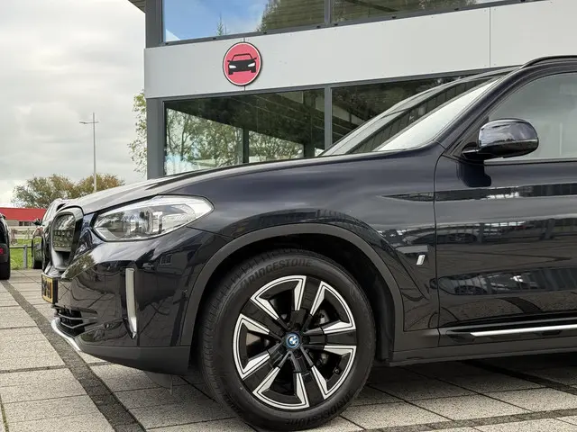BMW iX3 Aut. Executive 80kWh 2021 Elektrisch 34