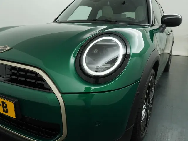 MINI 5-Deurs C 2025 Benzine 26