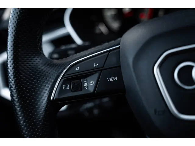 Audi Q3 45 TFSI e S edition 2022 Hybride Benzine 32