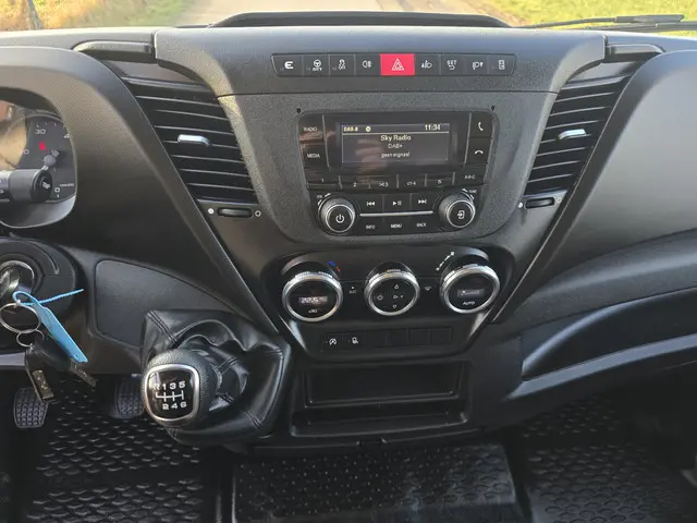 Iveco Daily 35S14V 2.3 352L H2 2024 Diesel 13