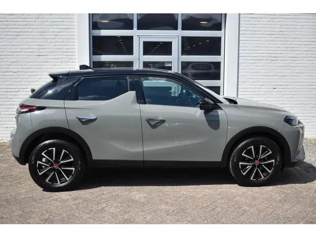 DS DS 3 PureTech 130EAT8 Performance Line 2024 Benzine 7