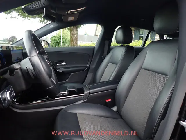 Mercedes-Benz CLA Shooting Brake 180 2020 Benzine 9