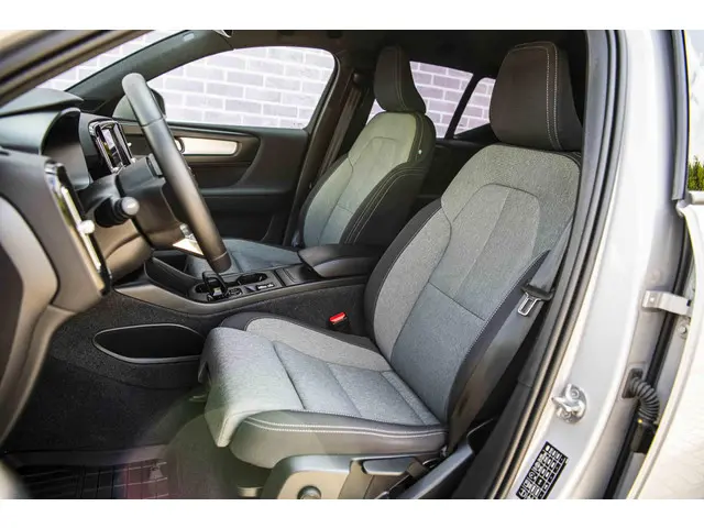 Volvo XC40 2.0 B4 Core 2023 Benzine 6