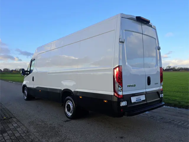 Iveco Daily 35S16V 2.3 410 H2 2023 Diesel 3