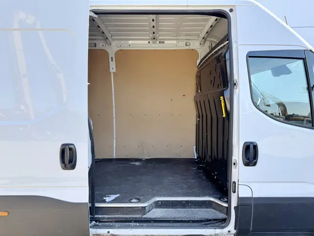 Iveco Daily 35S14 2022 Diesel 11