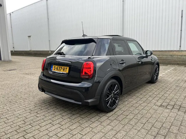 MINI Cooper Mini 1.5 Classic 2023 Benzine 79