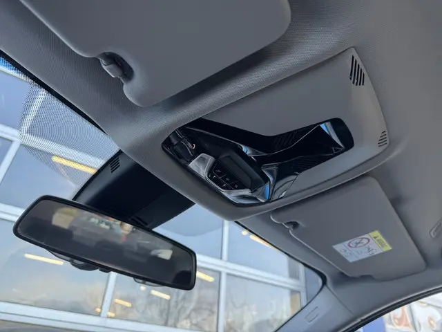 BMW 1 Serie 118i Executive Edition 2019 Benzine 28