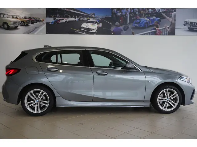 BMW 1 Serie 5-deurs 120i 2022 Benzine 3