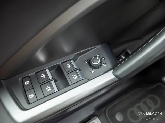 Audi Q3 Sportback 45 TFSI e S-Line 2022 Hybride Benzine 36