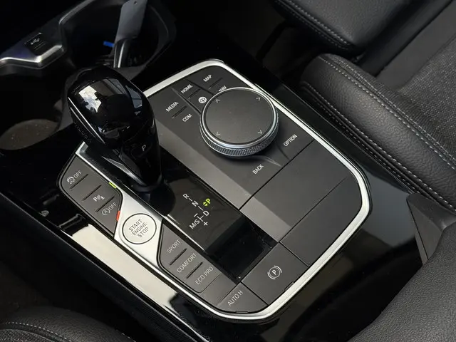 BMW 1 Serie 118i Executive Ed. Sport 2022 Benzine 30
