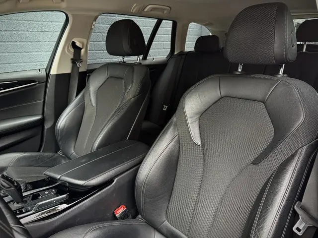 BMW 5 Serie Touring 520i High Executive 2018 Benzine 18