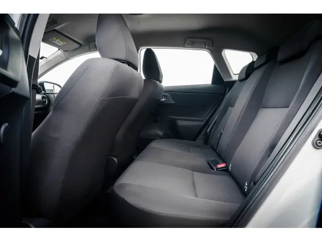 Toyota Auris 1.3 Now RIJKLAAR INCL:GARANTIE 2018 Benzine 16
