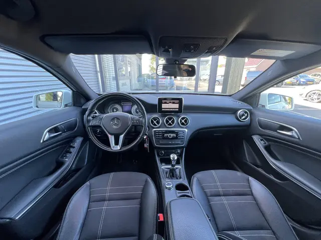 Mercedes-Benz A-Klasse 180 2012 Benzine 3