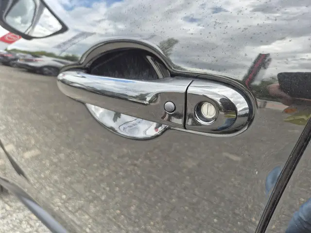 Nissan Juke 1.6 Connect Edition 2015 Benzine 32