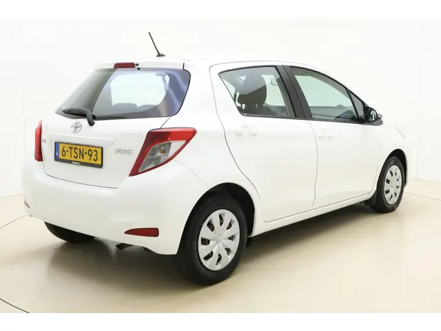 Toyota Yaris 2