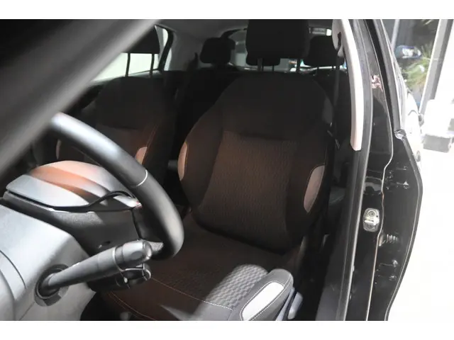 Peugeot 208 1.2 PureTech Style 2015 Benzine 10