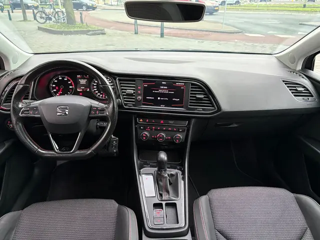 SEAT Leon 1.4 EcoTSI FR Pano 2017 Benzine 23