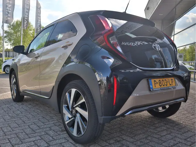 Toyota Aygo X 1.0 VVT-i MT Envy 2022 Benzine 3