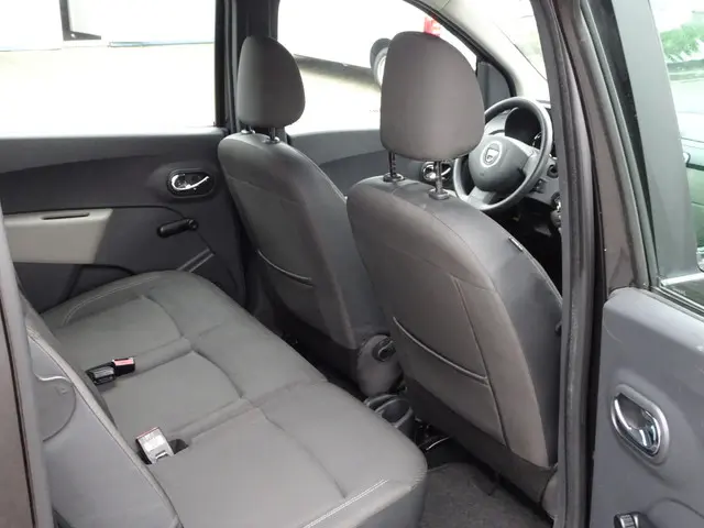 Dacia Lodgy 1.2 TCe Lauréate 7p. Airco Navi 2013 Benzine 7