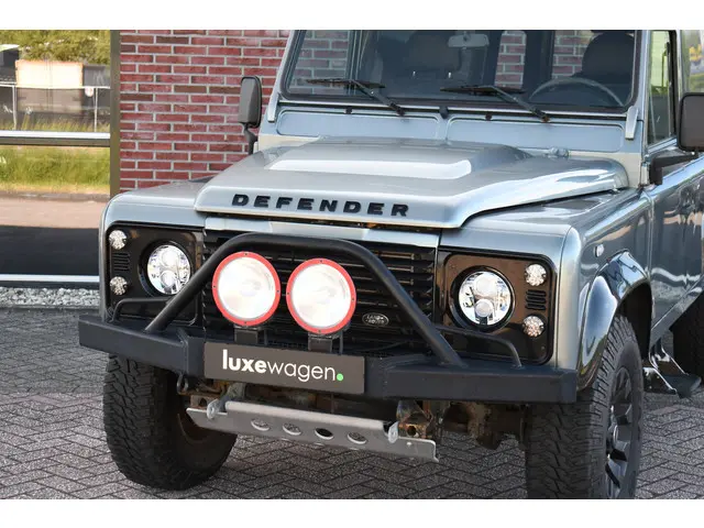 Land Rover Defender 110 2.2 TD4 Hard Top 2015 Diesel 57