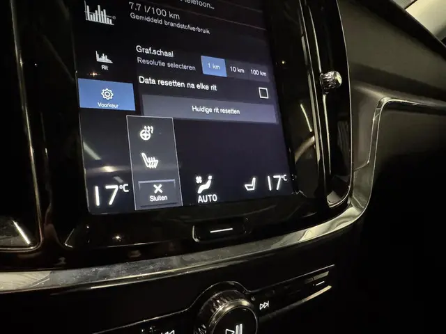 Volvo V60 2.0 D4 Momentum PANO CAM KEYLESS 2018 Diesel 26