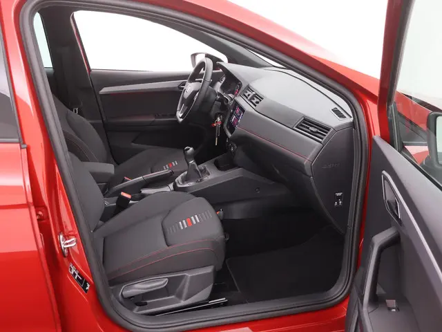 SEAT Ibiza 1.0 TSI 95PK FR Business Intense 2020 Benzine 26
