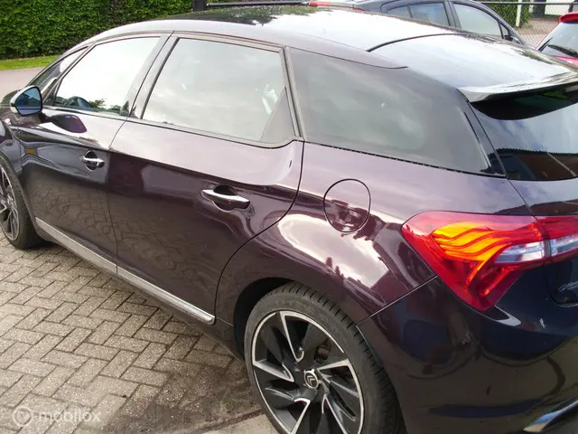 Citroën DS5 1.6 THP Sport Chic 2014 Benzine 12