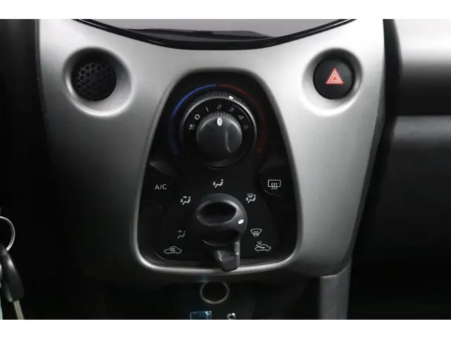 Toyota Aygo 1.0 VVT-i x-wave 2016 Benzine 21