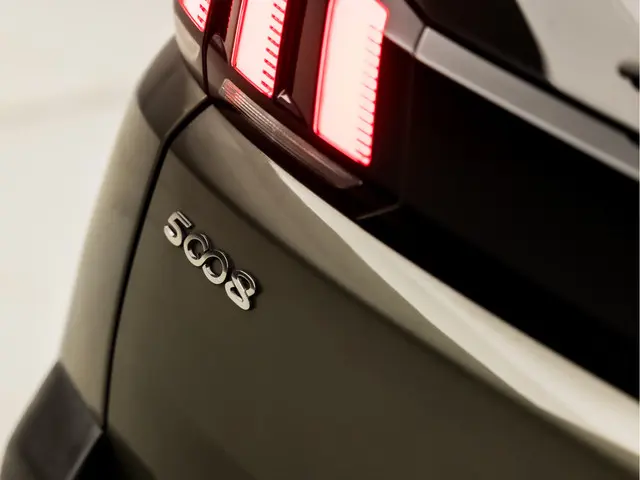 Peugeot 5008 1.2 PureTech Sport 7 Persoons 2020 Benzine 34