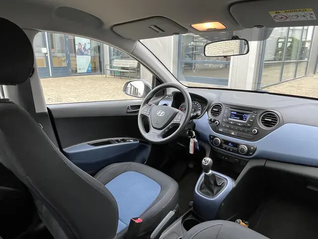 Hyundai i10 1.0i i-Motion Comfort 2015 Benzine 4