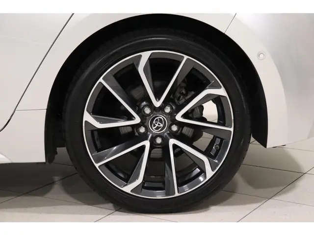 Toyota Corolla 1.8 Hybrid Executive, 2019 Hybride Benzine 10