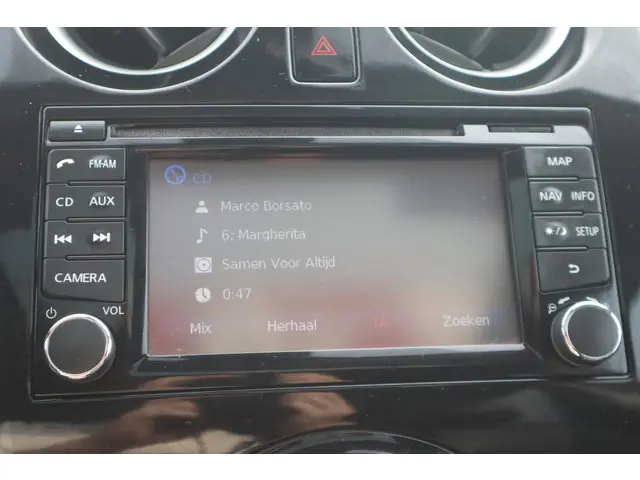 Nissan Note 1.2 DIG-S Tekna 2014 Benzine 23