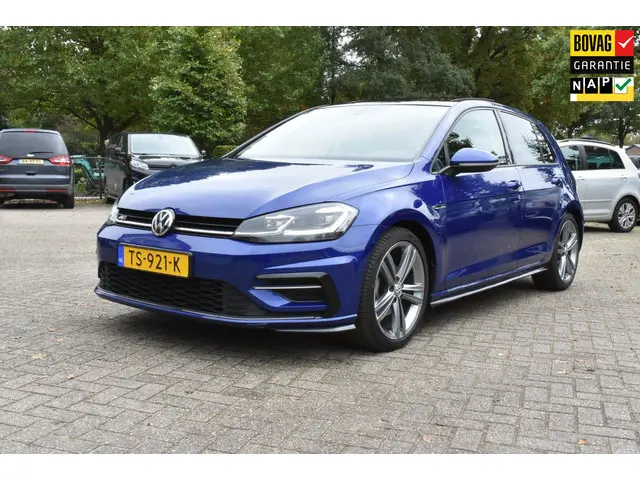 Volkswagen Golf 1.5 TSI Highline Business R 2018 Benzine 1
