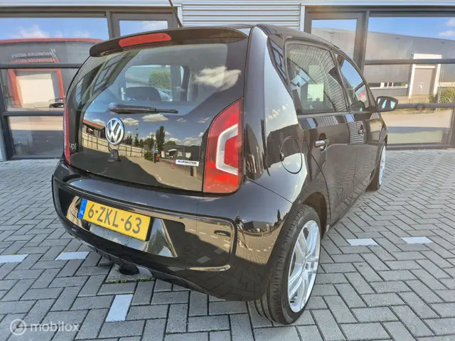 Volkswagen up! 1.0 move up! AIRCO NAVI NAP 2015 Benzine 6