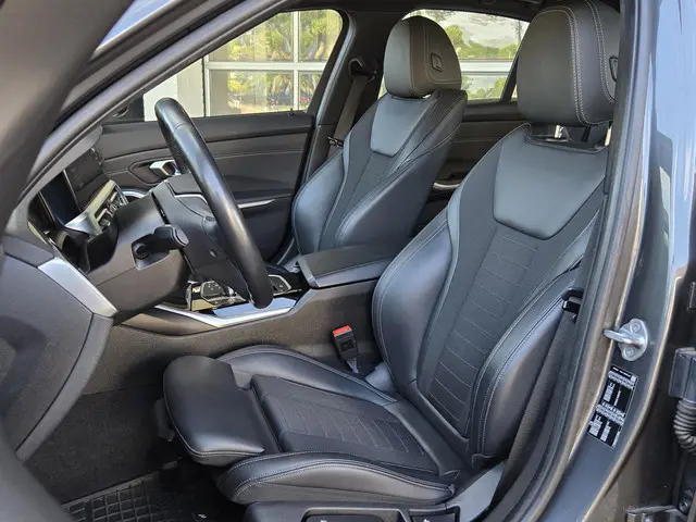 BMW 3 Serie 320i Executive Edition 2019 Benzine 5