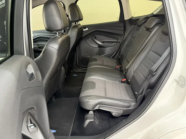 Ford Kuga 1.6 Titanium Plus 4WD, 183Pk, 2015, 2015 Benzine 22
