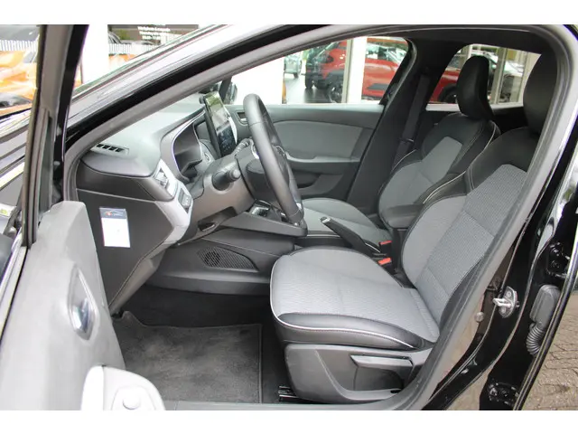 Renault Clio 1.0 TCe 90 GPF techno 2024 Benzine 34