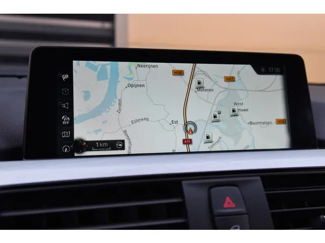 BMW 3 Serie Touring 320i High Executive 2017 Benzine 17